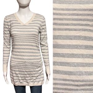 #9 Liz Lange Maternity Top